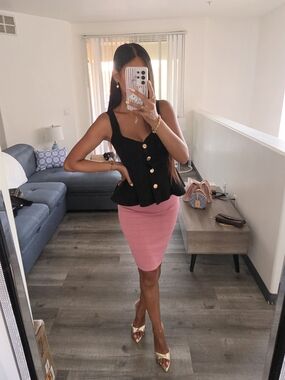 Zara Pink Pencil Skirt with Slim Fit